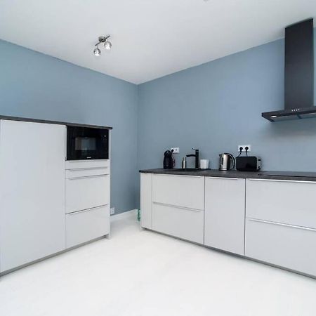 Old Town 1 Bedroom Oasis With Ac And Double Shower Прага Екстериор снимка
