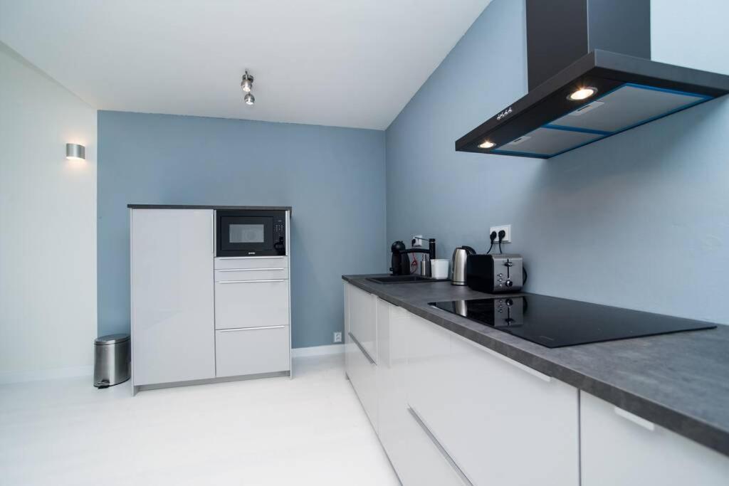 Old Town 1 Bedroom Oasis With Ac And Double Shower Прага Екстериор снимка