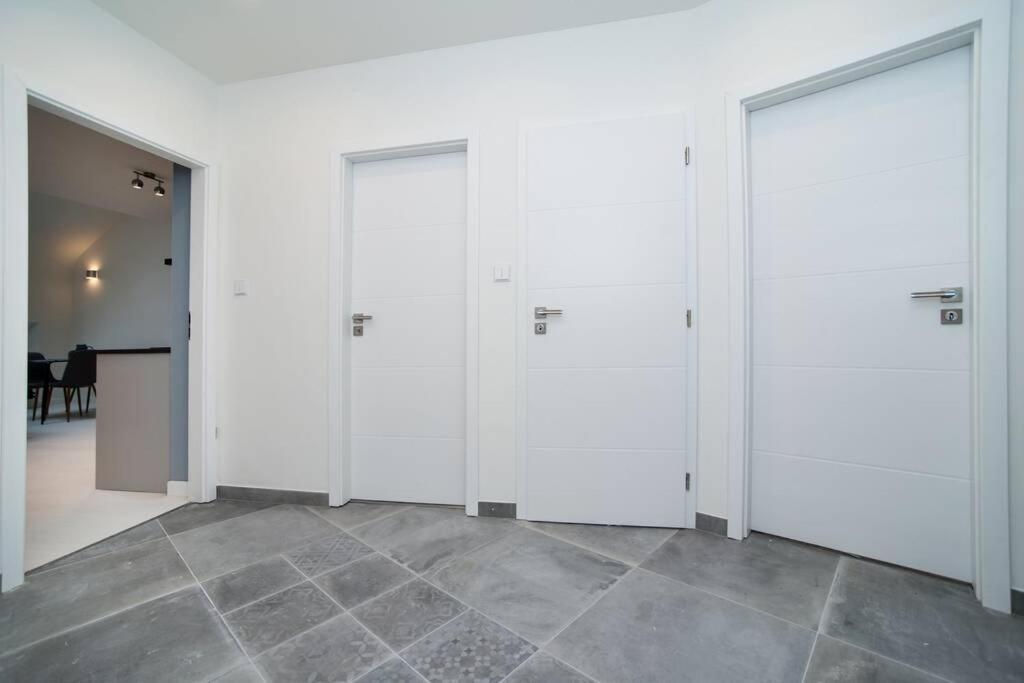 Old Town 1 Bedroom Oasis With Ac And Double Shower Прага Екстериор снимка